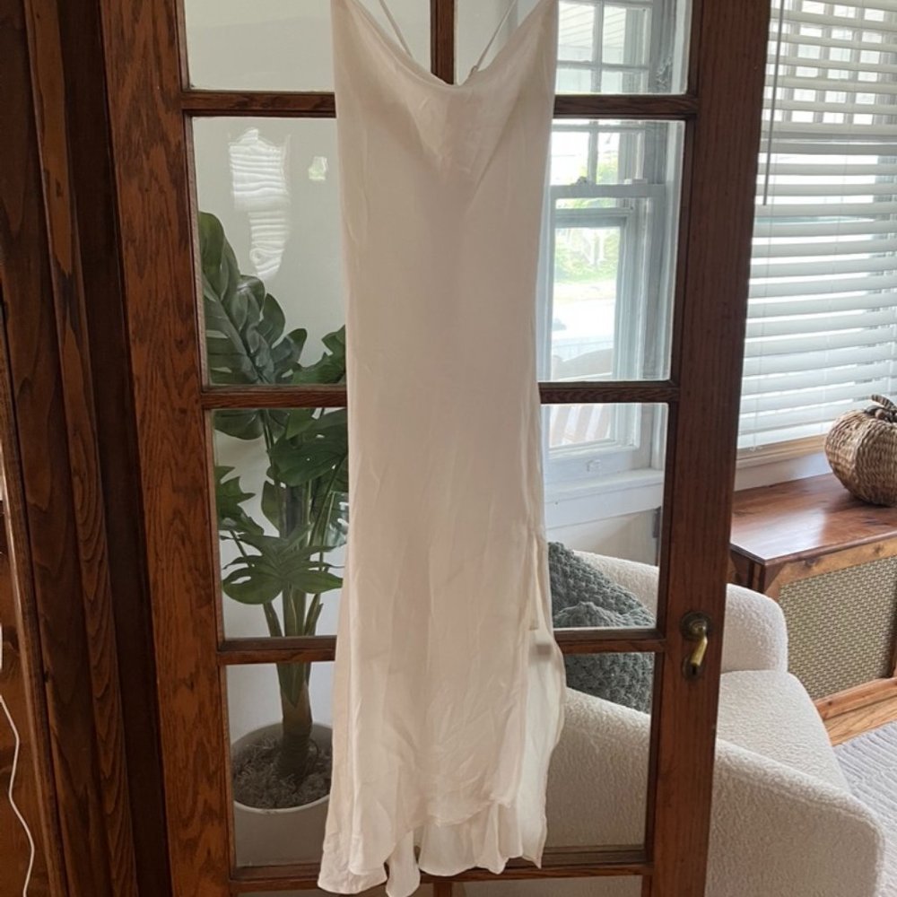ASTR Gaia Midi Dress in Off White